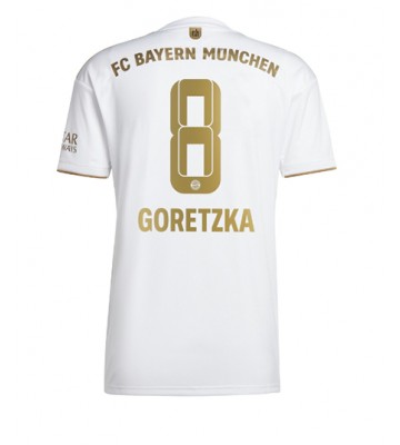 Bayern Munich Leon Goretzka #8 Bortatröja 2022-23 Korta ärmar